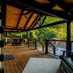 Rustic 2BR Farm Cabin: Hot Tub, Animals & Hiking