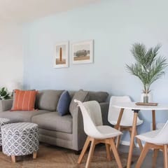 Pet friendly | 5 min walk to sand | full kitchen