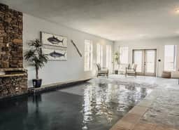 6BDR Cabin ~ Heated Pool l Arcade Games l Theater - Image 4