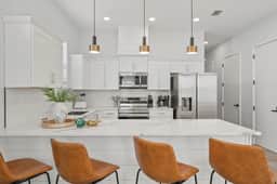 Luxury Duplex Steps from the Beach - Image 5