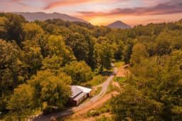Rustic 2BR Farm Cabin: Hot Tub, Animals & Hiking - Image 4