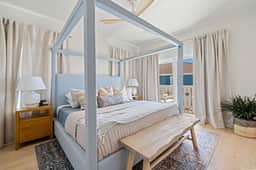 Stylish 1-Bedroom Condo Near Beach - Image 4