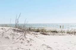 Pet friendly | 5 min walk to sand | full kitchen - Image 3
