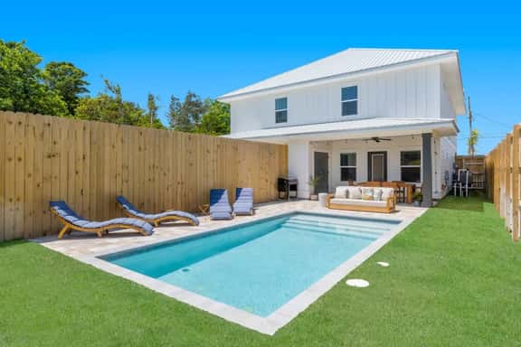 4BDR~Luxury Beach Home l Steps 2 Panama City Beach - Image 1