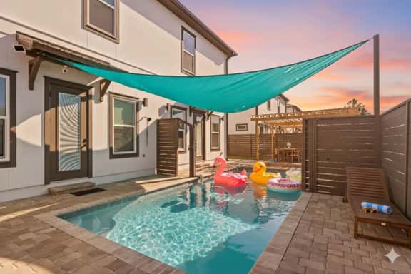 5BR Luxury Retreat with Heated Pool - Image 1