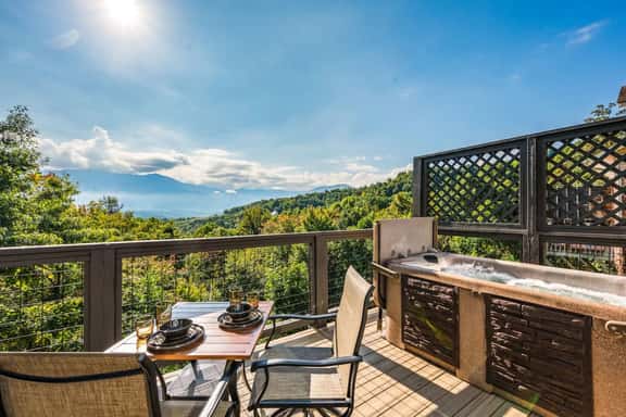 Romantic Fall Getaway | Hot Tub + Epic Views - Image 1