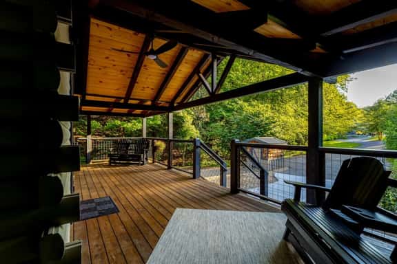 Rustic 2BR Farm Cabin: Hot Tub, Animals & Hiking - Image 1