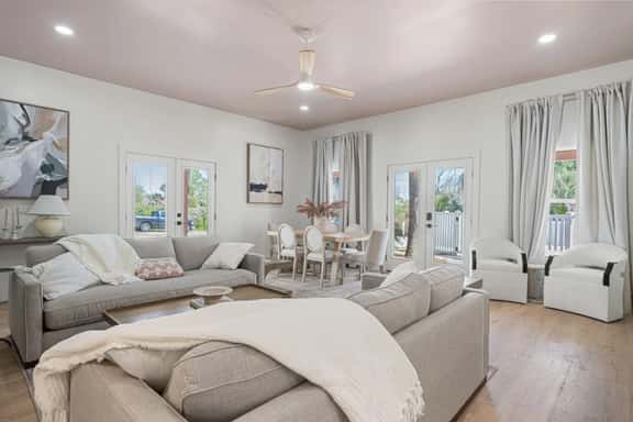 Spacious 3 Bed Home with Pool in Destin - Image 1