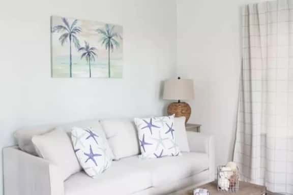 Top Floor 1BR l Steps to the Ocean - Image 1