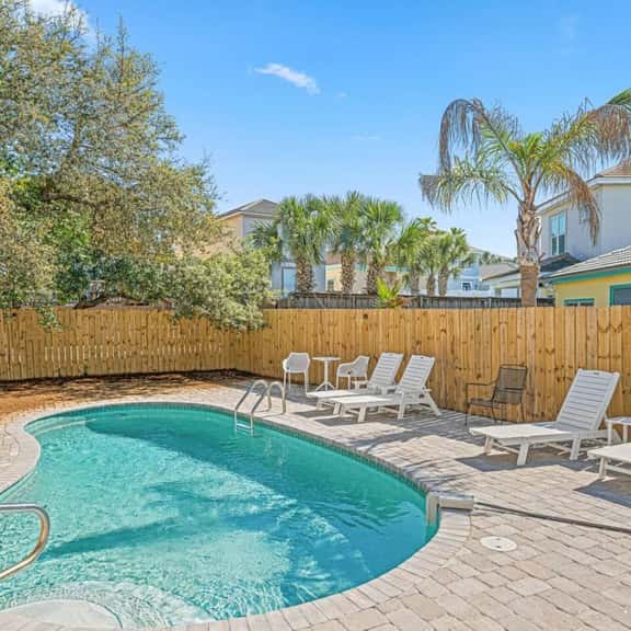 Vibrant Beach House with Private Pool - Image 1
