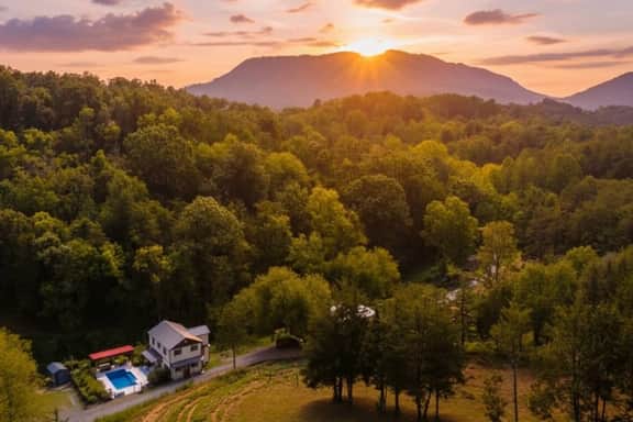 3BR Modern Farmhouse l Heated Pool, HotTub, Trails - Image 5