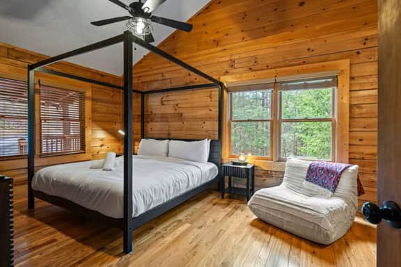4-Bedroom Retreat with Hot Tub - Image 4