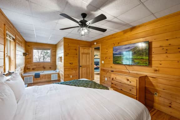 4-Bedroom Retreat with Hot Tub - Image 5