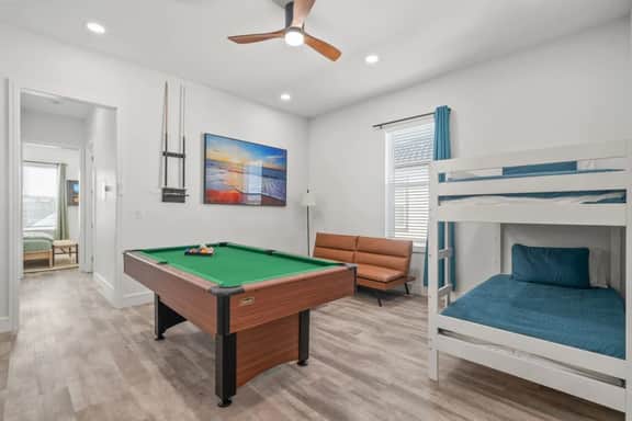 Luxury Duplex Steps from the Beach - Image 3