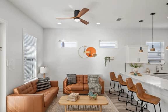 Luxury Duplex Steps from the Beach - Image 2