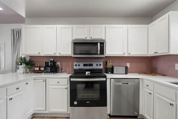 Spacious 3 Bed Home with Pool in Destin - Image 4